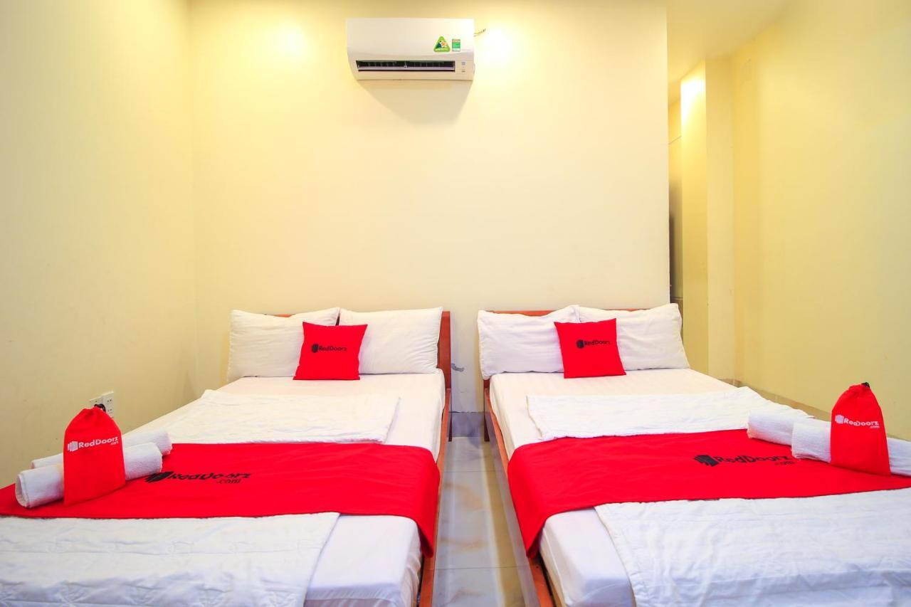 Hotel Reddoorz Plus @ Dong Den Street Ho-Chi-Minh-Stadt Exterior foto