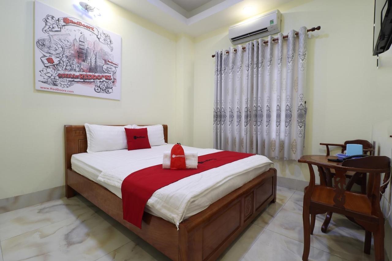 Hotel Reddoorz Plus @ Dong Den Street Ho-Chi-Minh-Stadt Exterior foto